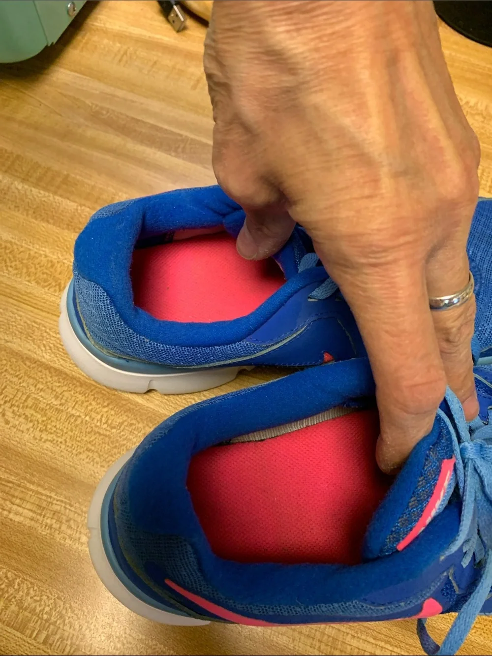Women’s Nike Flex Experience RN 3 Blue Running Sneakers with Pink Swoosh